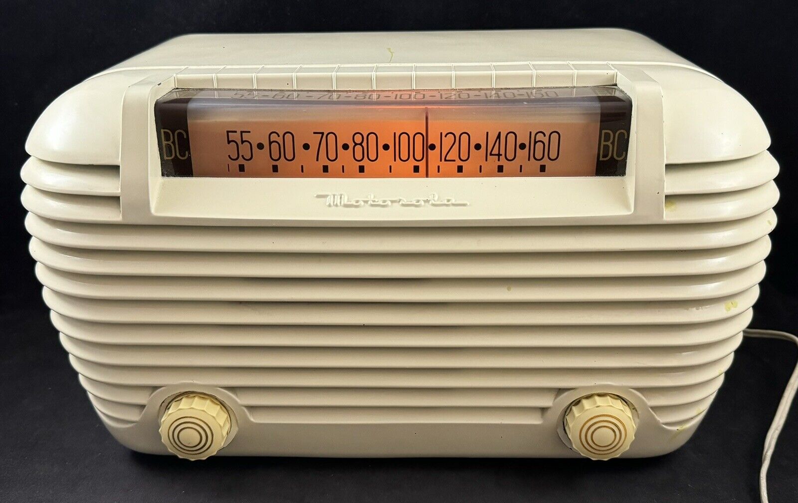 Vintage 1941 Motorola 67X Table Tube Radio - Made in USA