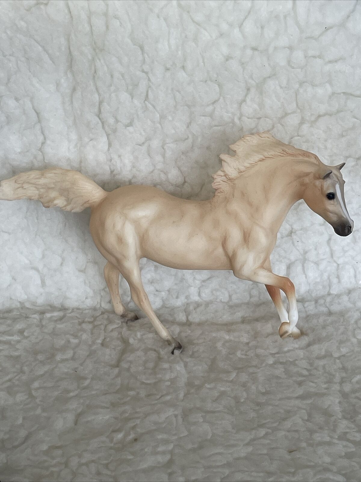 Breyer Andalusian Stallion Cremello Horse No 1225 Cloud Mustang Series Retired