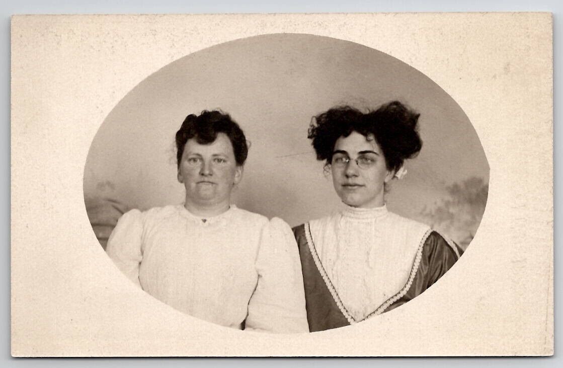 RPPC Two Edwardian Ladies With Messy Hair Oval Portrait Photo Postcard R25
