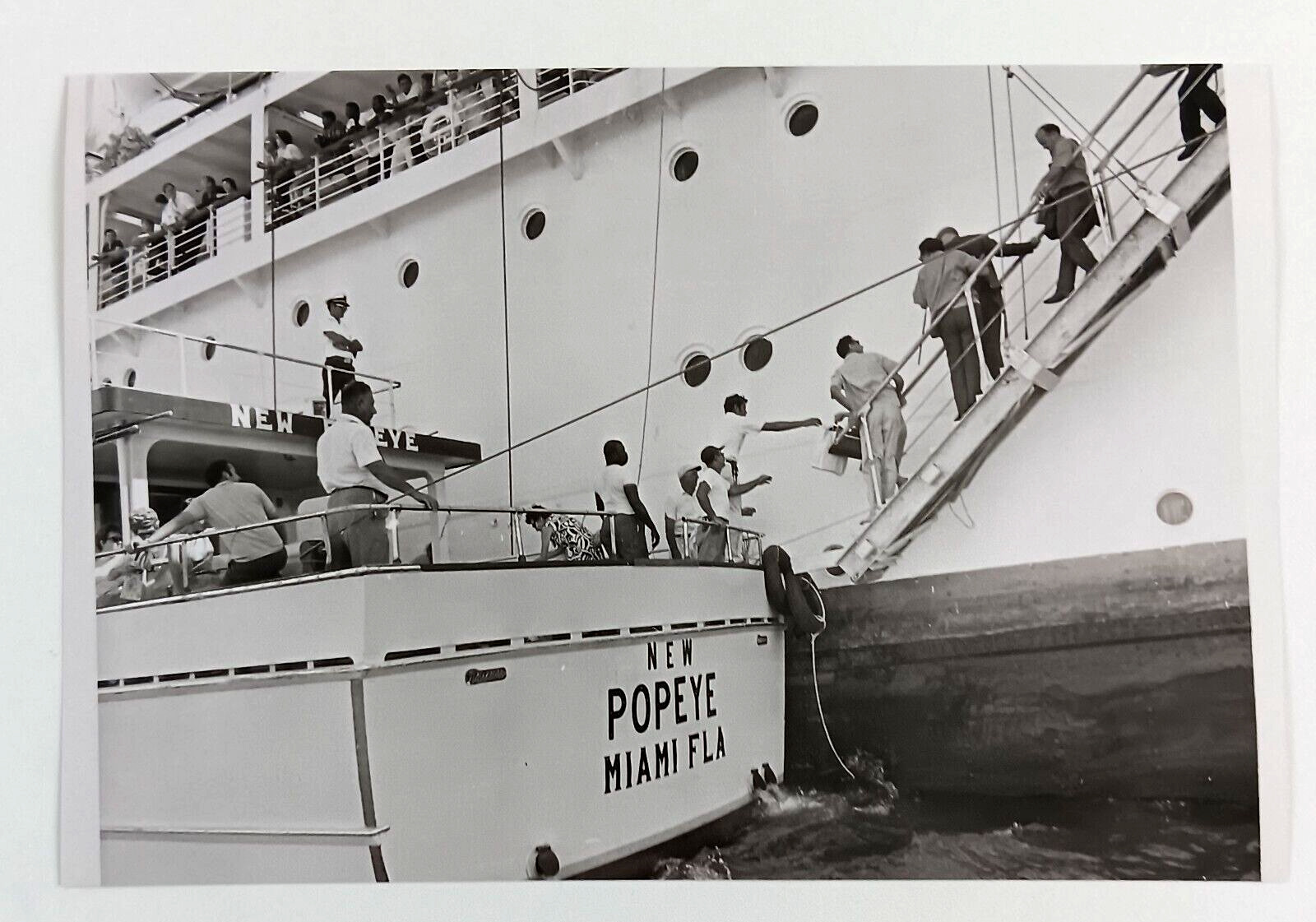 1969 Miami FL New Popeye Boat Tour Cruise Ship Passengers Boarding Press Photo