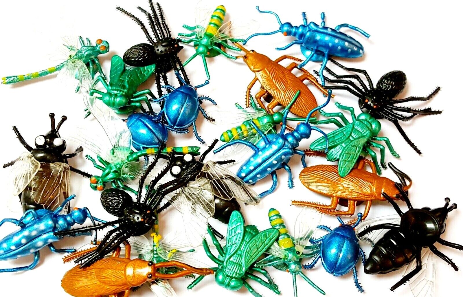 100pc Suction Fake Insect Fly Bug Spider Trick JOKE Fun Party Favor Decoration