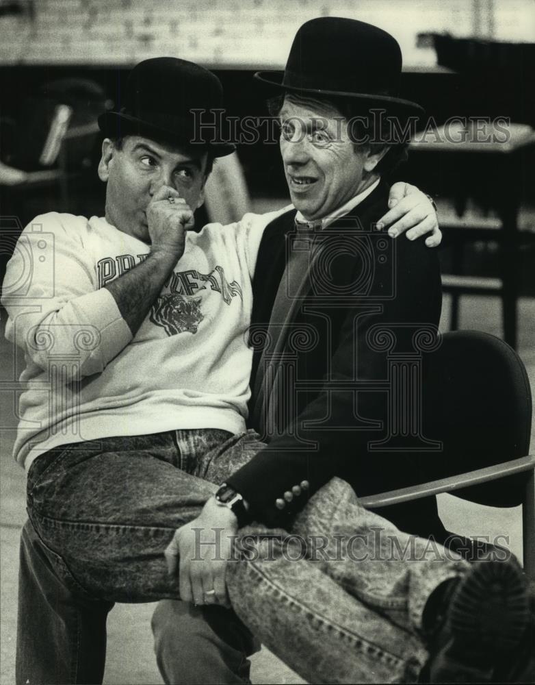 1989 Press Photo Actors rehearse their revue at the Stackner Cabaret - mjb92862