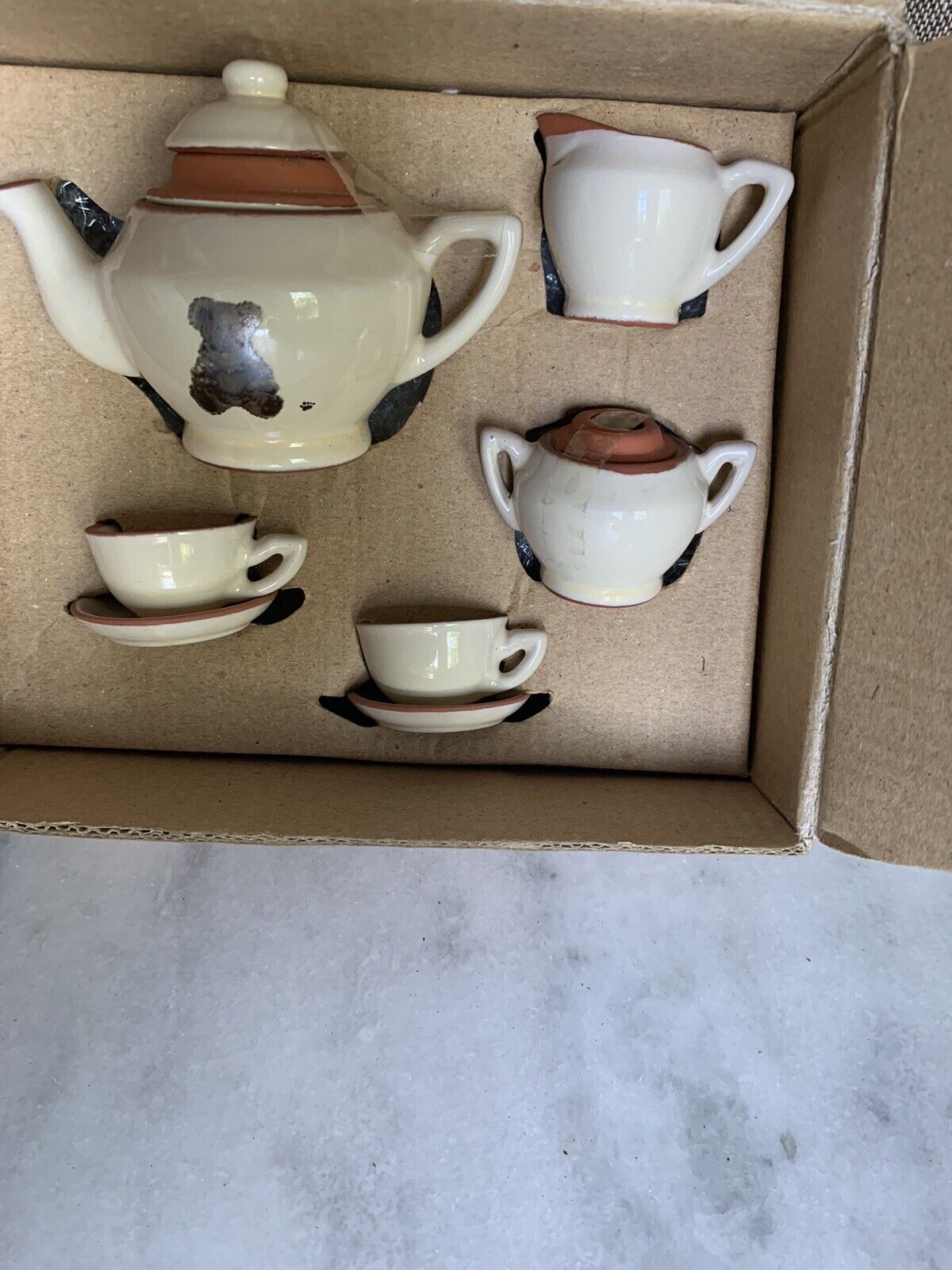 The Boyd’s Collection: Bearware Pottery Works, Hartley’s Tea Set, Mint Condition