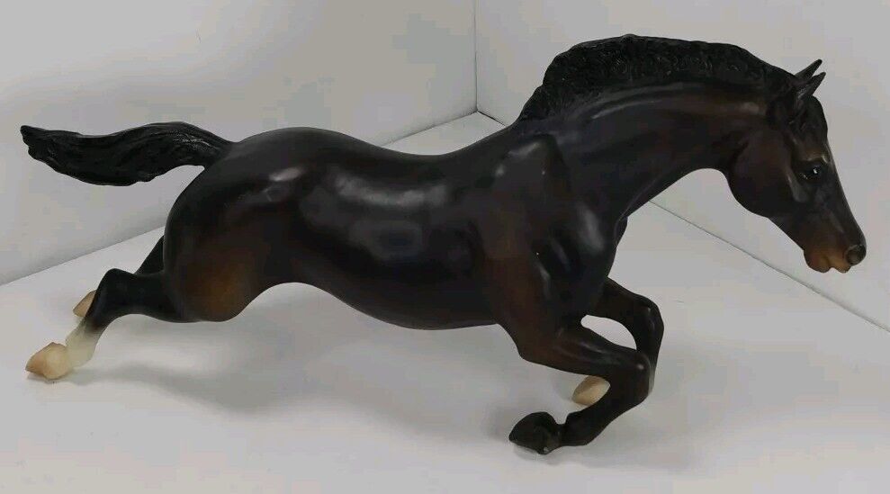Breyer Horse Vintage Jumping Bay Model #300 NO WALL
