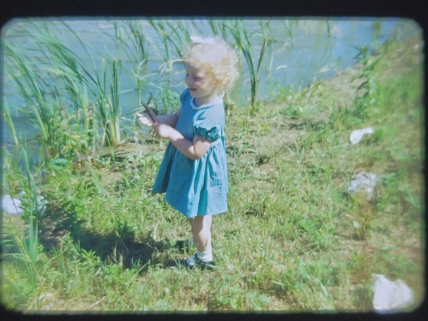 VTG 1949 Kodachrome Slide Red Boarder CAROL PLAYING BY THE WATER AT CANANDAIGUA