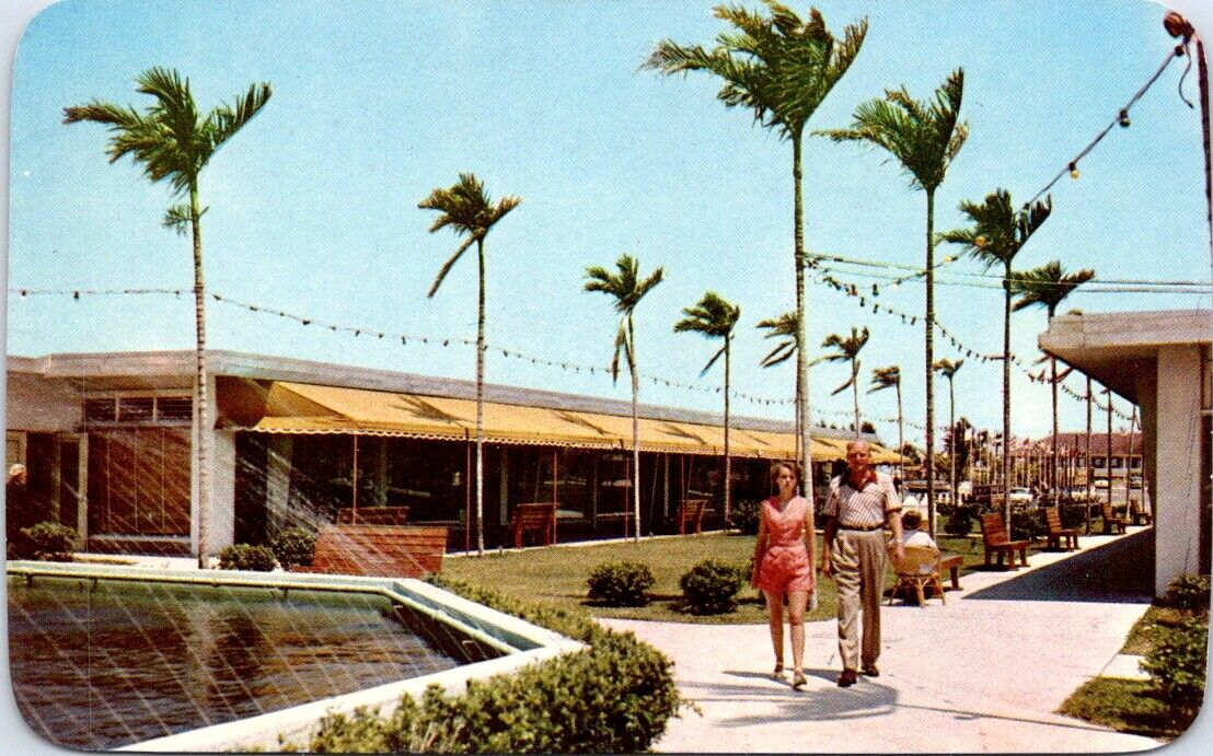 Shopping Center, Bahia Mar Yacht Basin, FORT LAUDERDALE, Florida Chrome Postcard