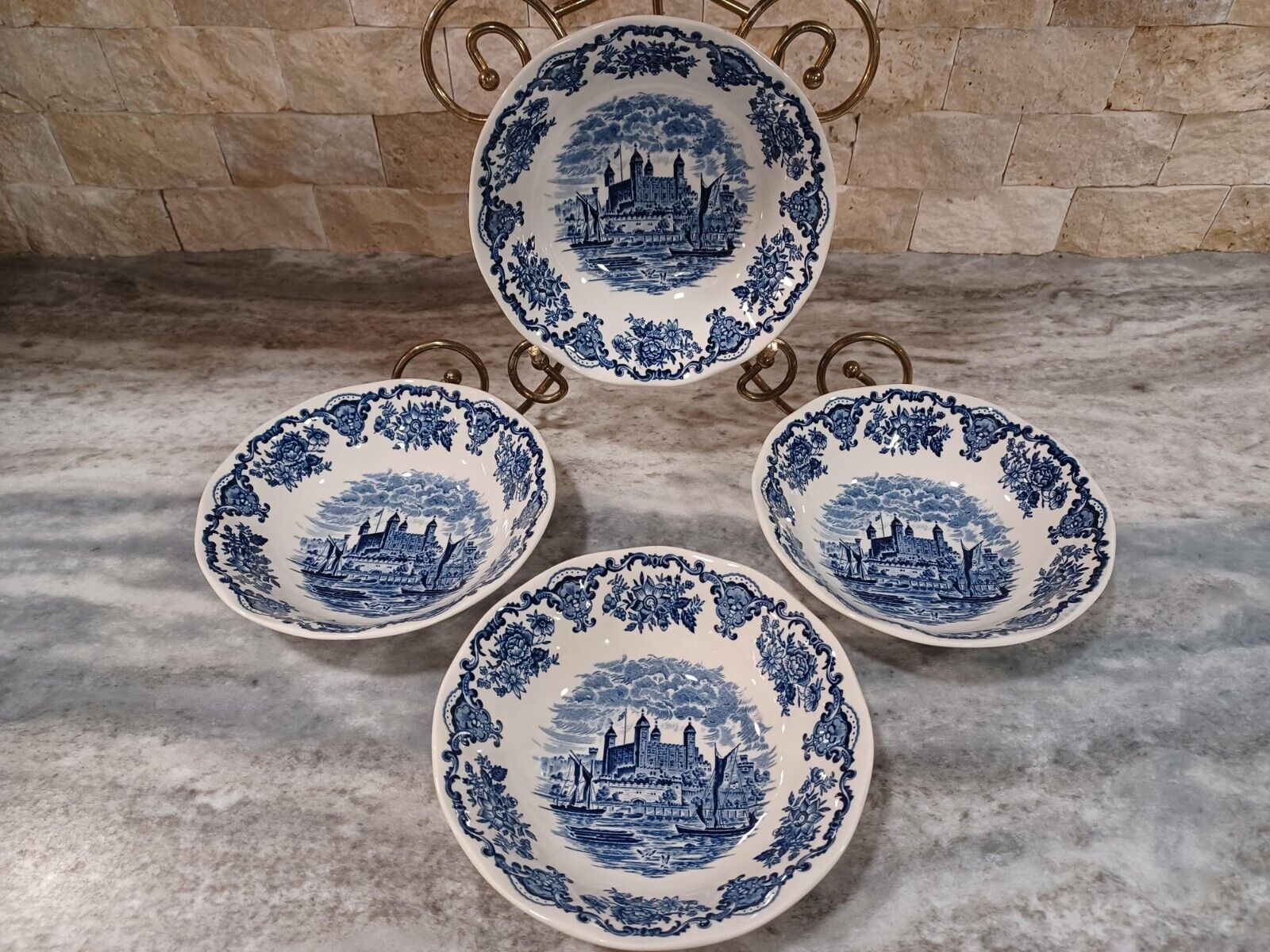 Vintage Wedgwood Royal Homes of Britain set of 4 Dessert plates 6 3/8\