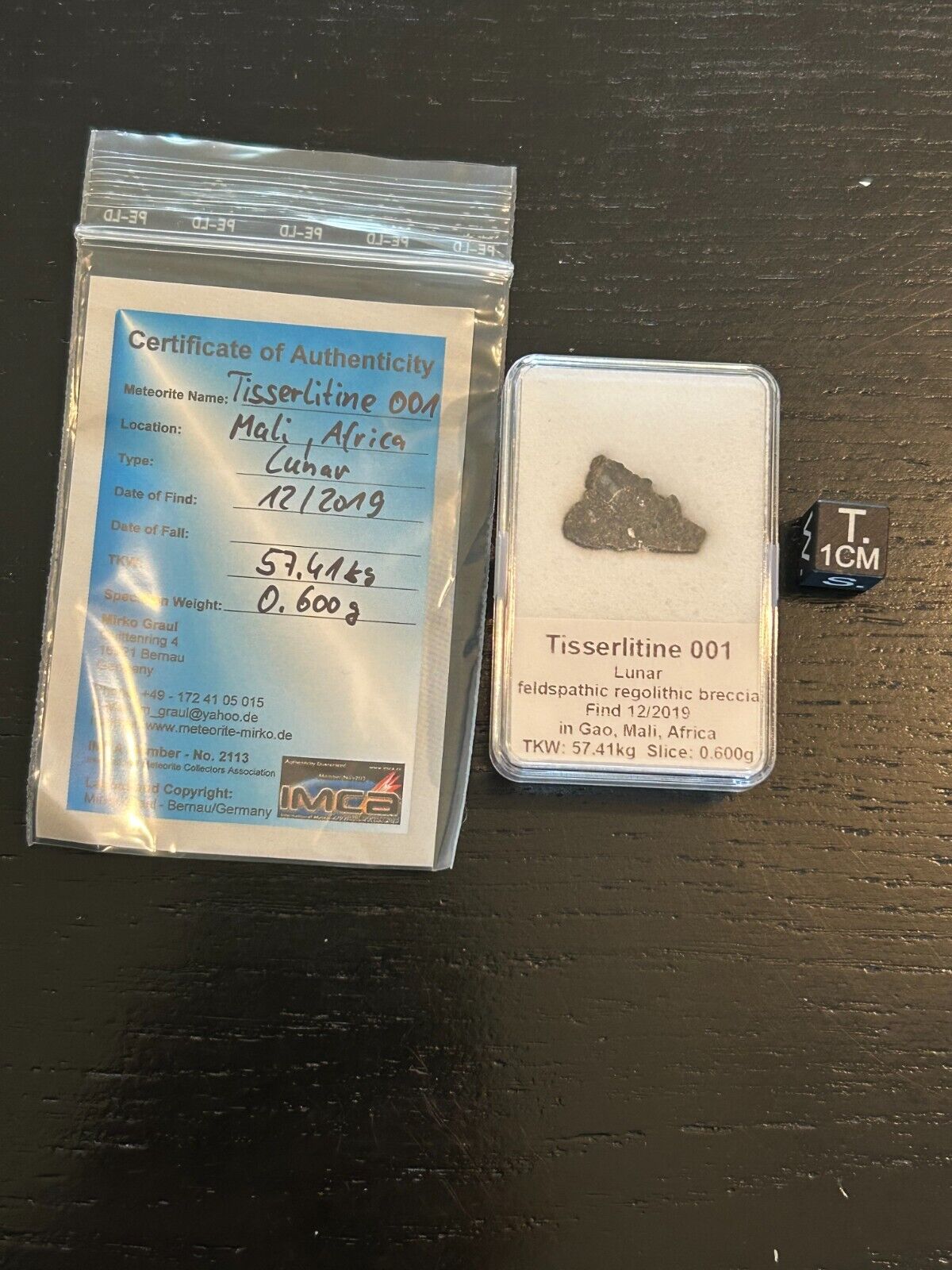 Slice 0.600gr Tisserlitine 001 - lunar meteorite - 2019 at Gao, Mali ( Africa ).
