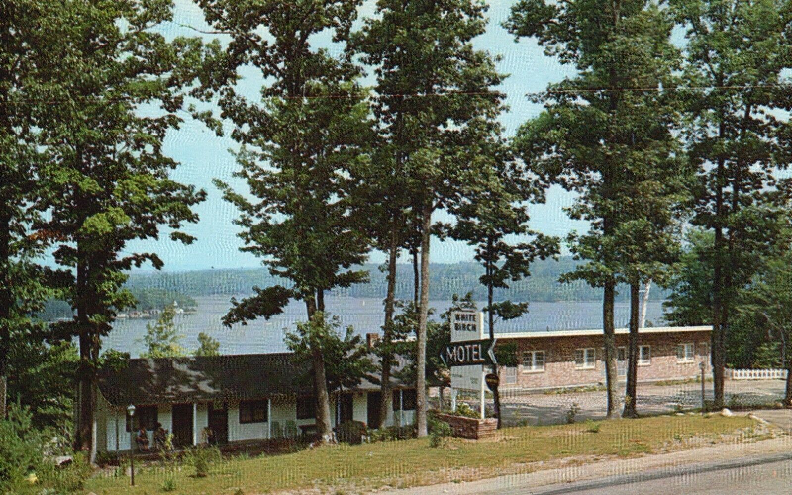 Postcard NH Mt Sunapee New Hampshire White Birch Motel Chrome Vintage PC G8853