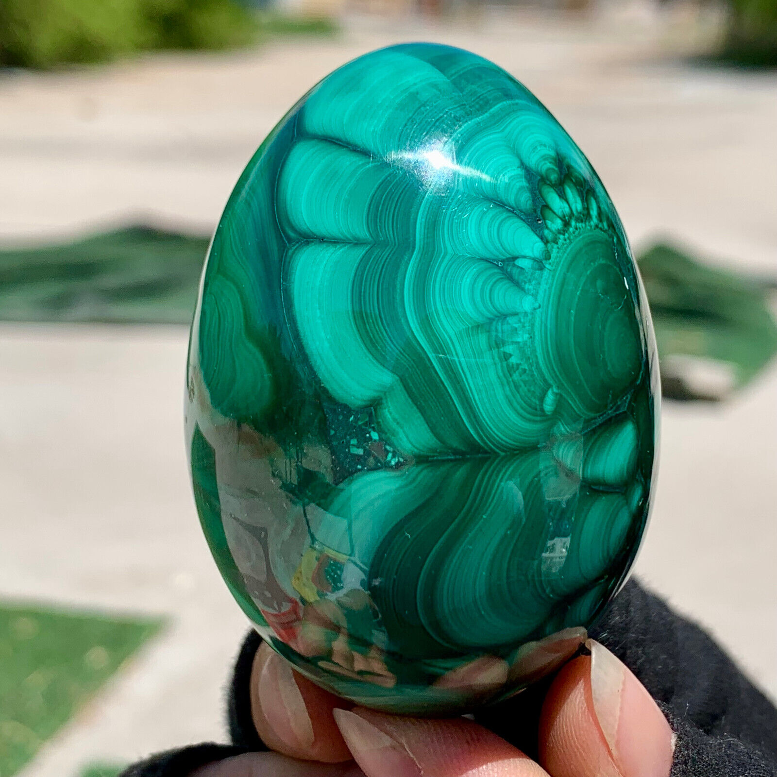 266G Natural glossy Malachite egg transparent cluster rough mineral sample