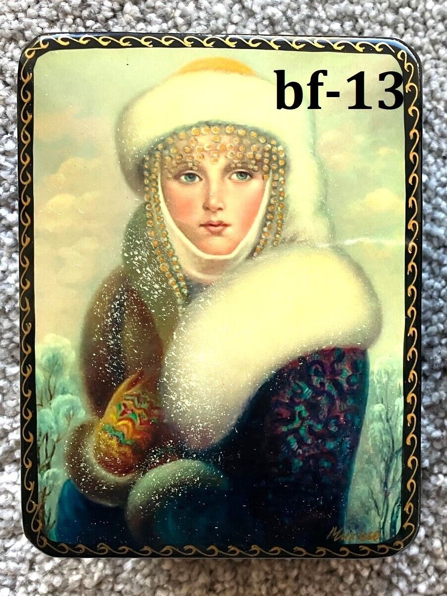 Russian Fedoskino Lacquer Box*Russian Beauty in Winter coat *Select bf-13