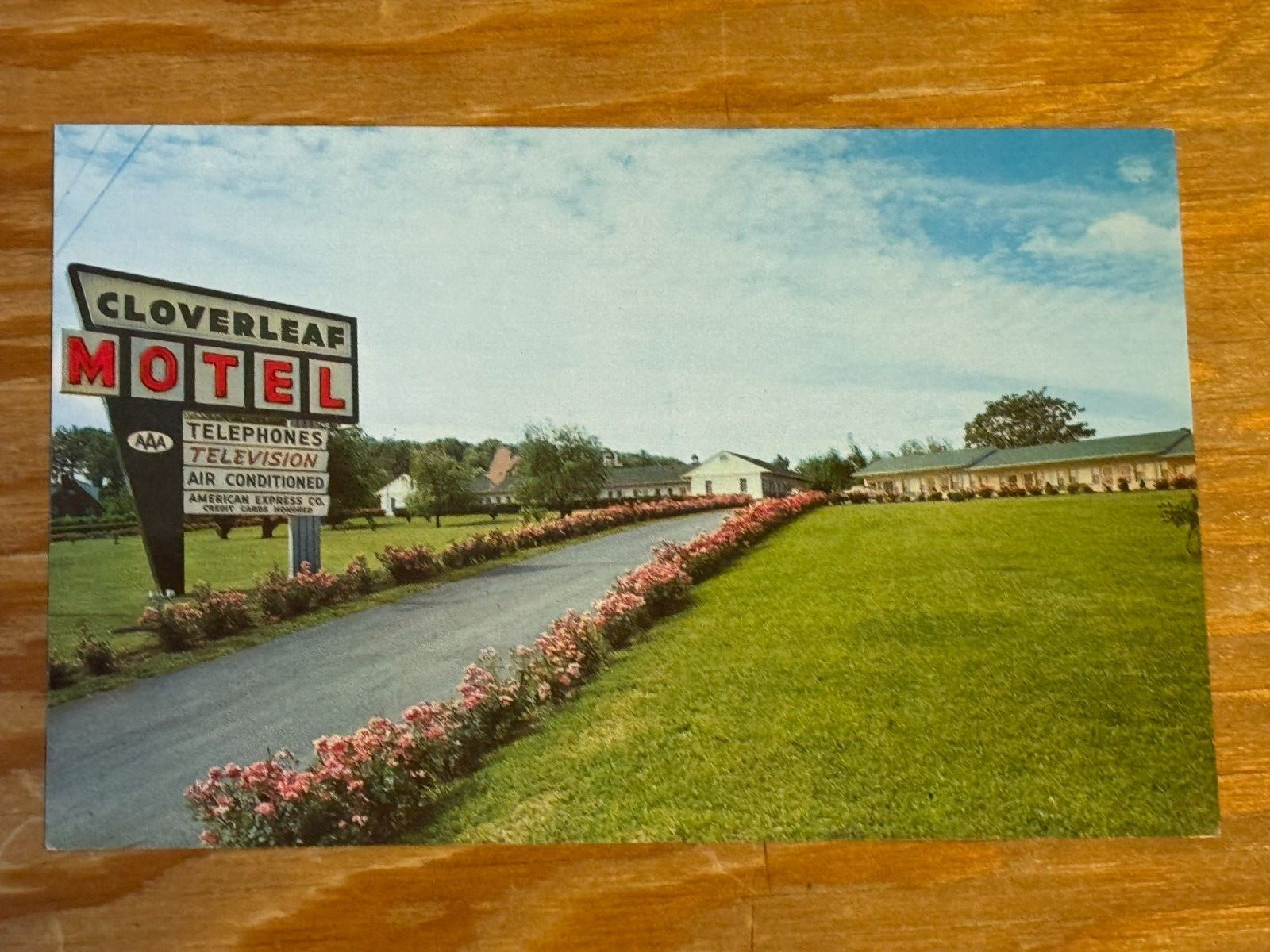 Scenic view, Cloverleaf Motel, Harrisburg Pennsylvania Vintage Postcard