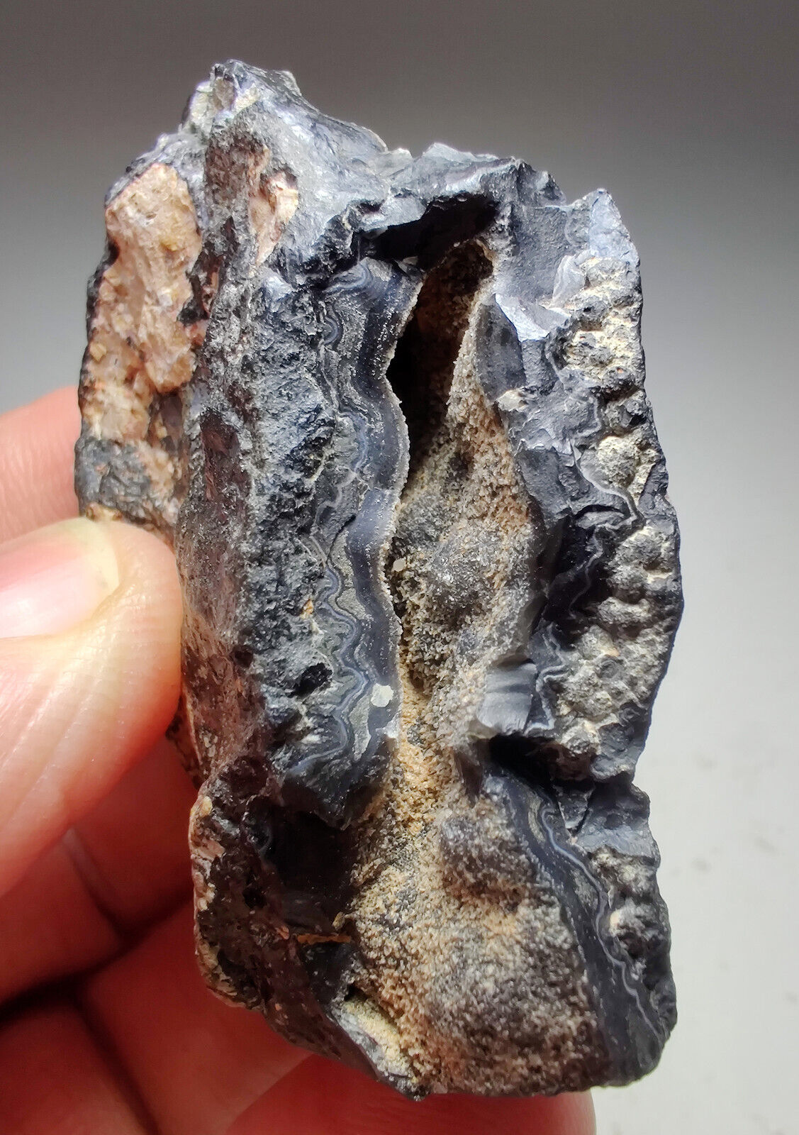 Psilomelane specimen. Crown of Silver Mine, Mexico. 90 grams. Video.