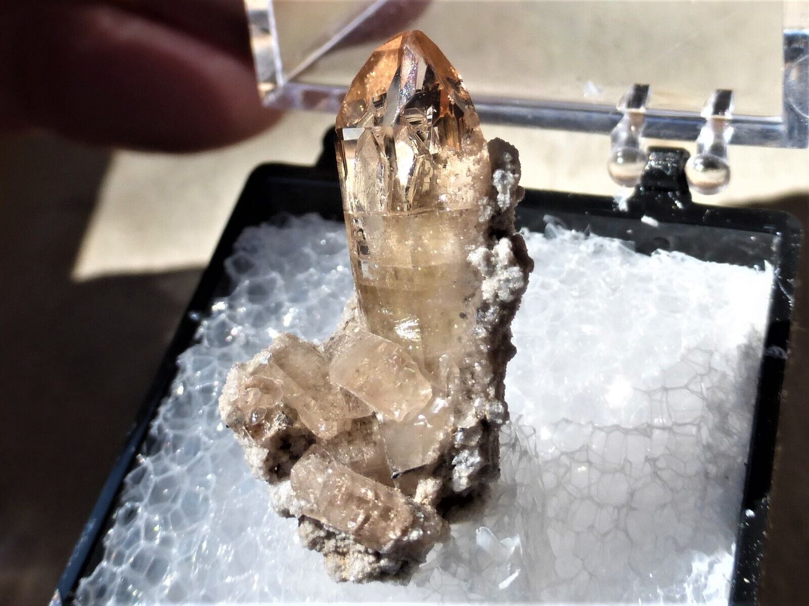 (9) Champagne colored TOPAZ crystal specimen Thomas Range Utah 2.37 grams