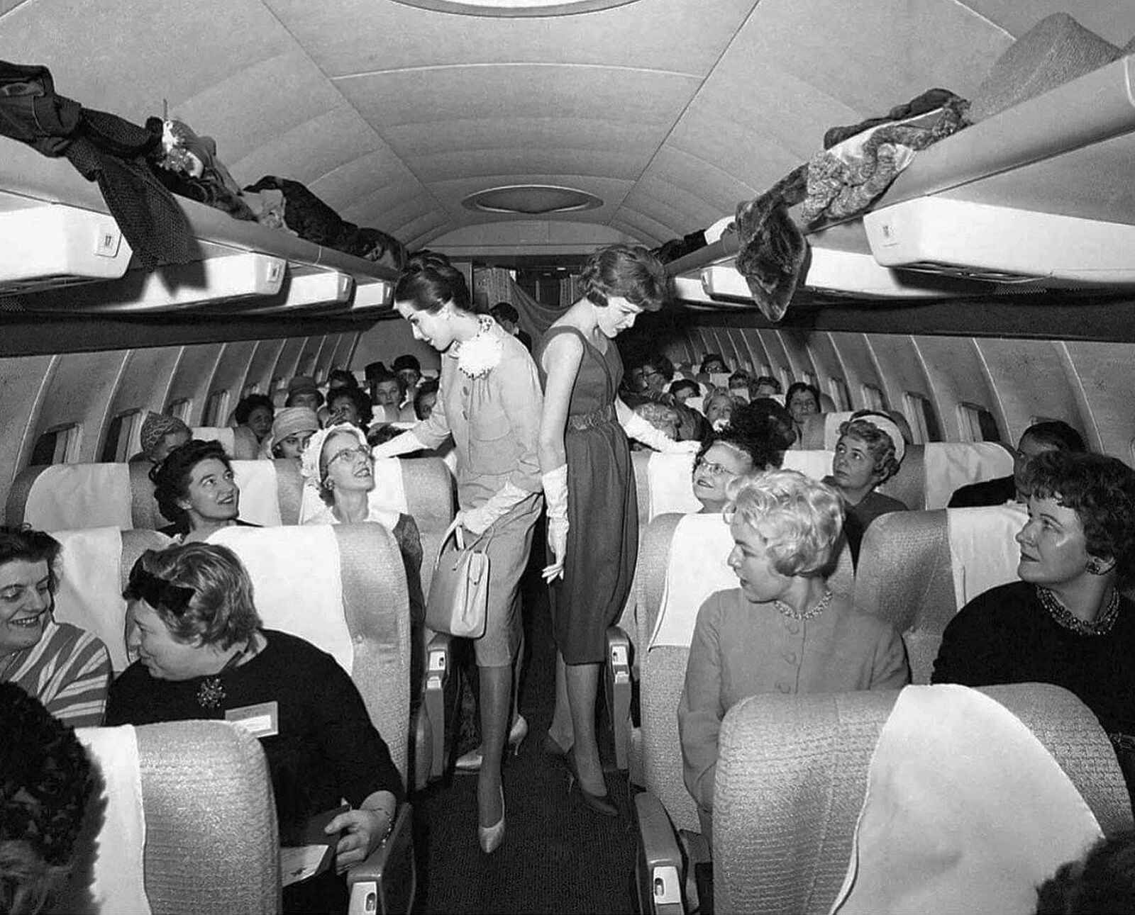 1972 AMERICAN AIRLINES 707 Cabin  Photo  (230-L)