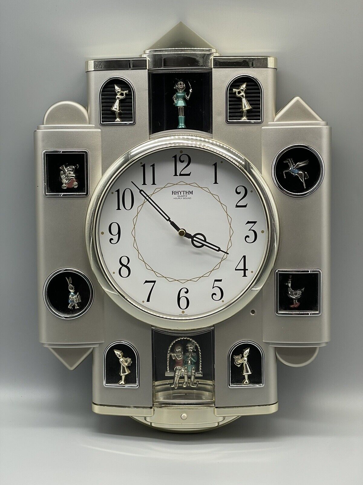 Rhythm Quartz Hourly Retired Musical Wall Clock Fairy Tale 4MH747- Tested Works