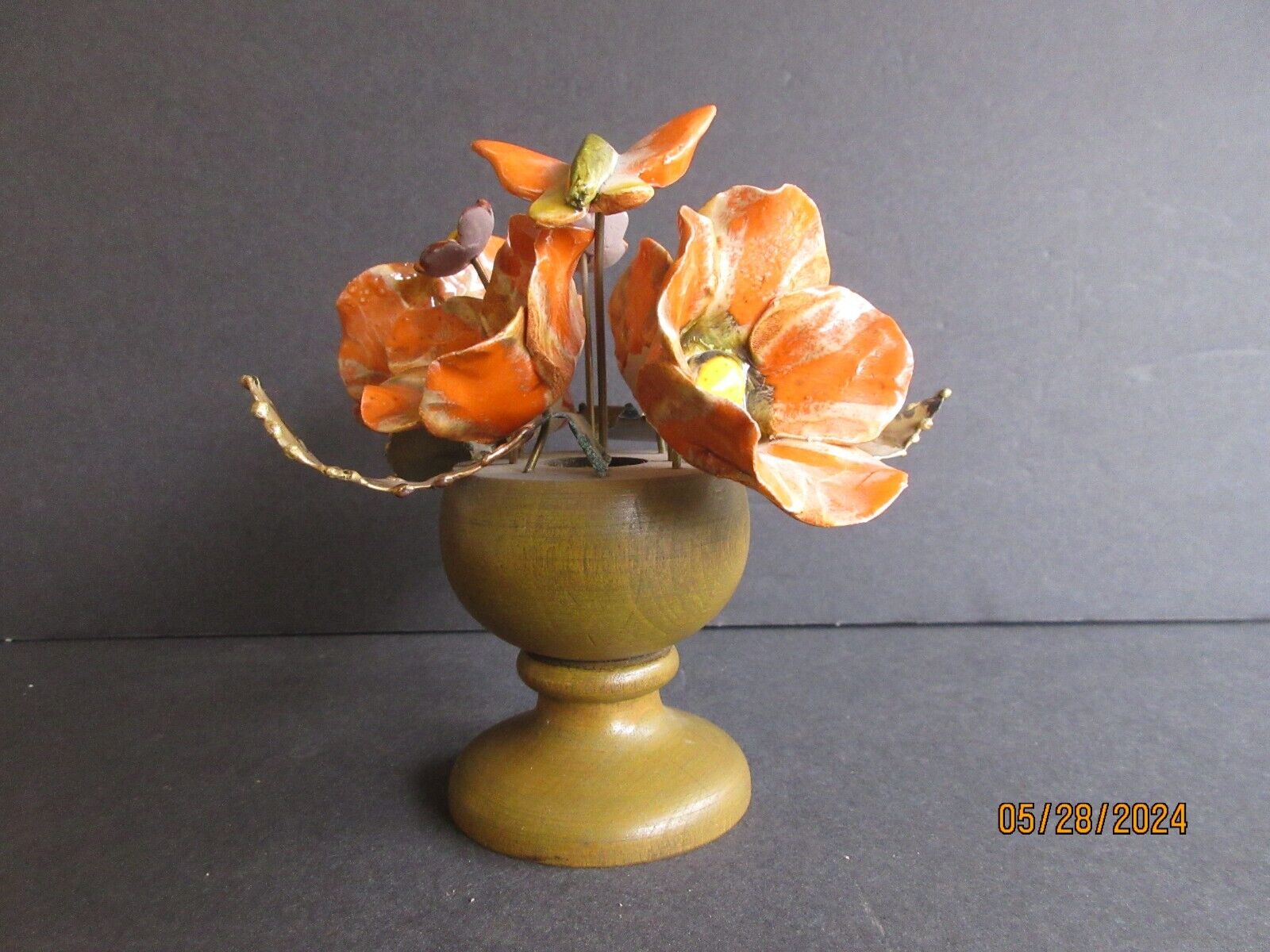 VINTAGE HANDMADE BY WINIFRED COLE OF CALIFORNIA WOOD BASE VASE OR CANDLE HOLDER
