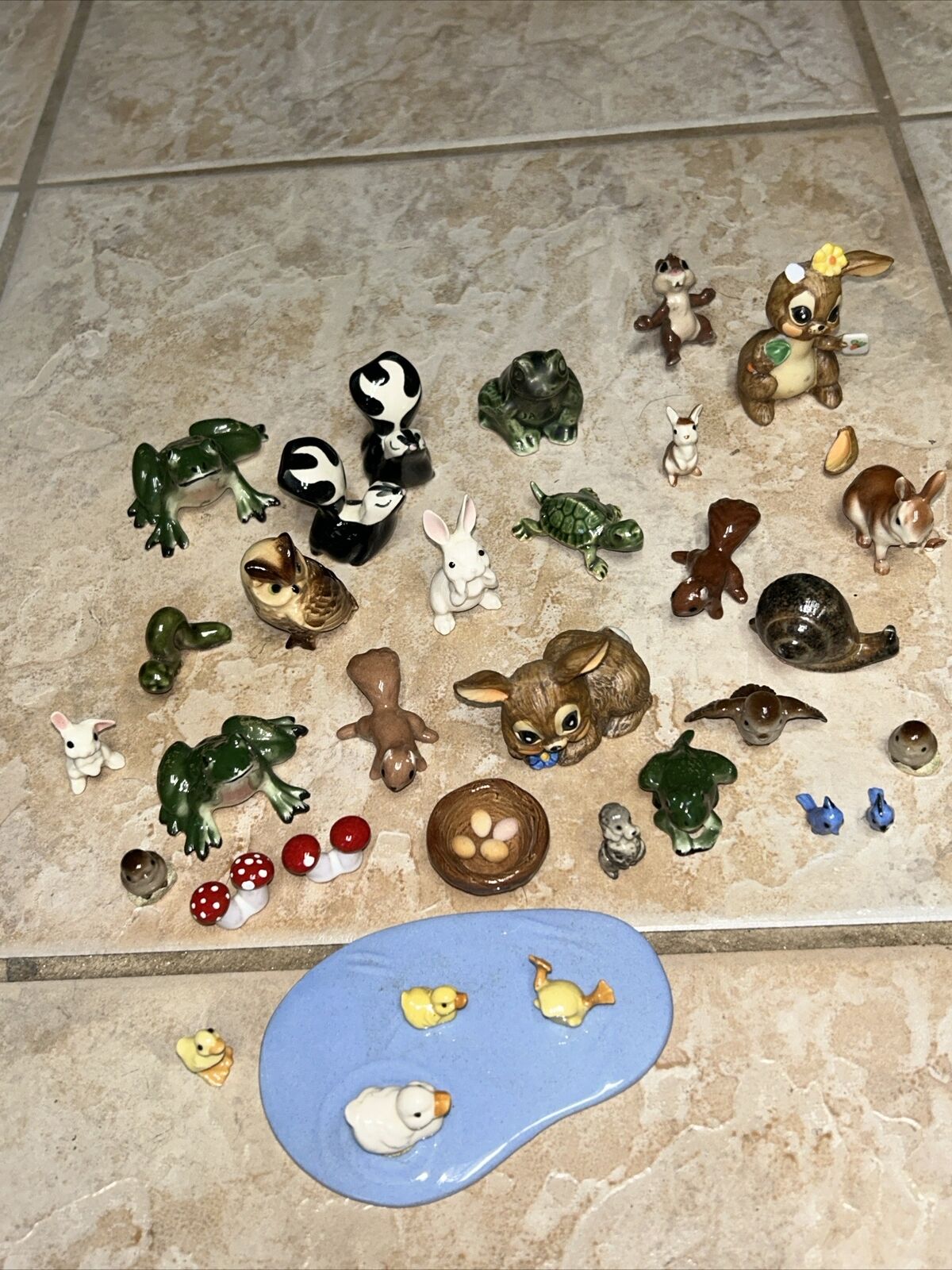 Vintage Lot Miniatures Mini Figurines Animals Dogs  Ducks Skunks Frogs Etc Read