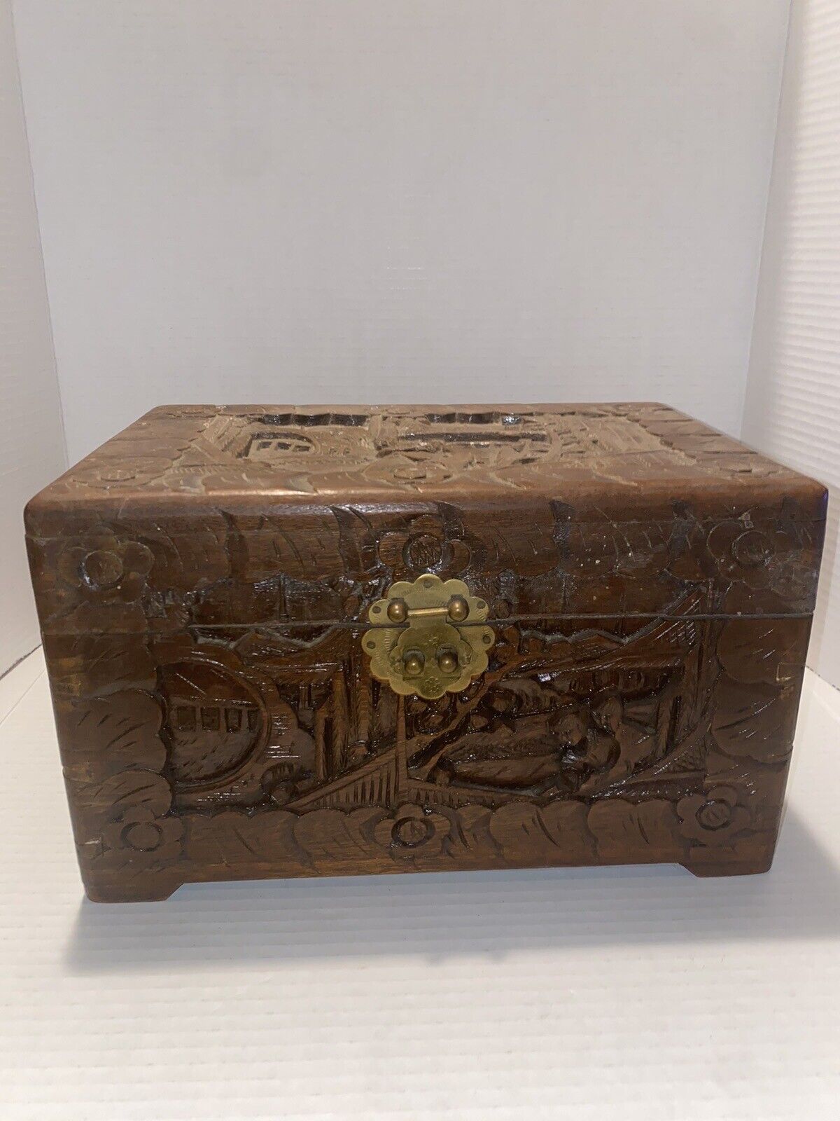 OLD CHINESE CANTONESE CARVED TIMBER JEWELLERY BOX , CIGAR BOX , TEA CHEST CASKET