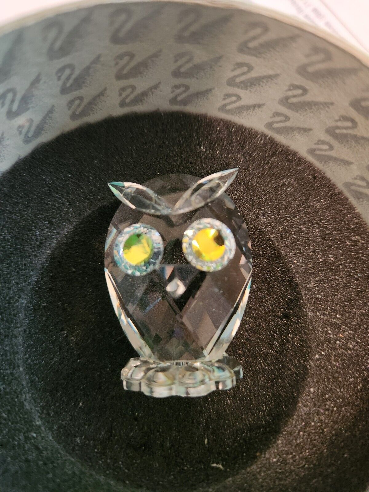Swarovski clear Crystal Figurine Owl Feathered Beauties