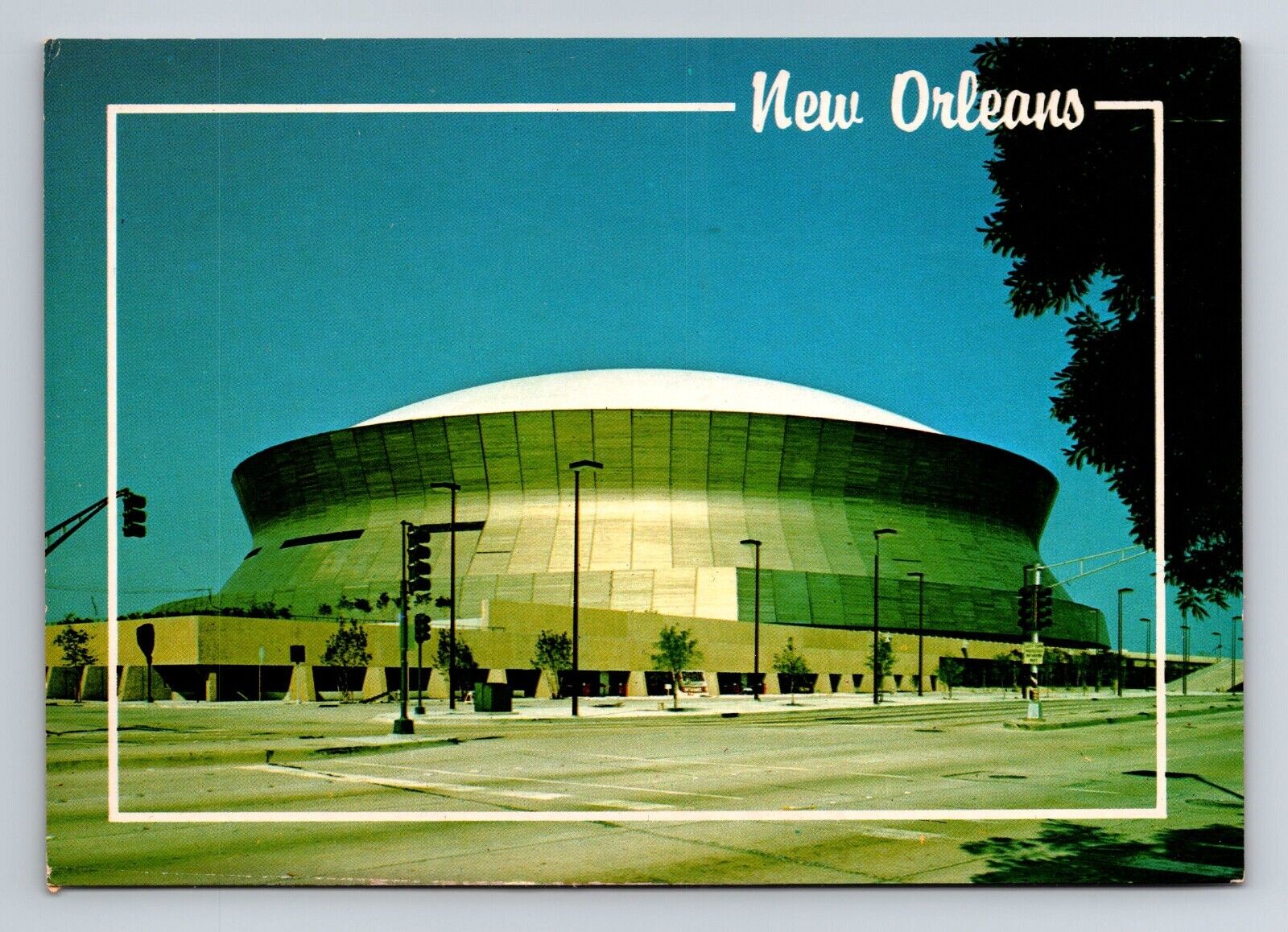 Vintage post card 5 3/4 x 4 1/8 inch THE LOUISIANA SUPERDOME New Orleans