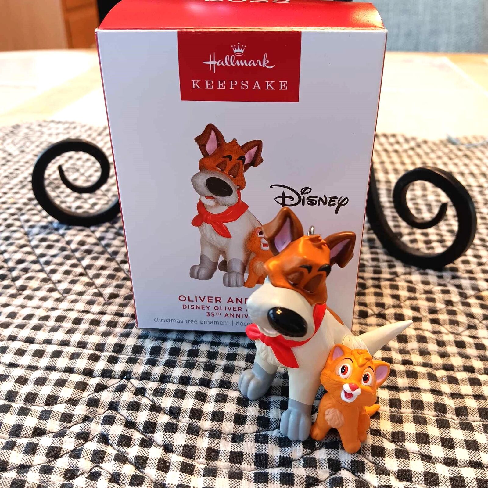 HALLMARK OLIVER AND DODGER 2023 DISNEY CHRISTMAS ORNAMENTS OLIVER AND COMPANY