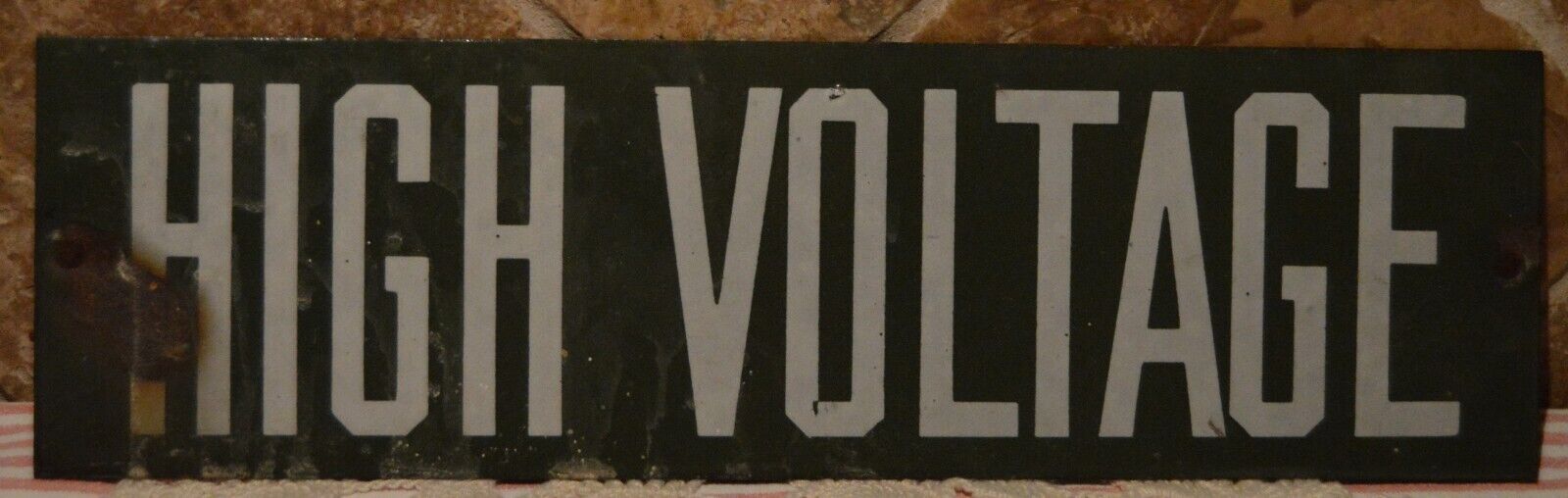 VINTAGE HIGH VOLTAGE PORCELAIN SIGN~GREEN AND WHITE~SAFETY SIGN~MAN CAVE~SO COOL