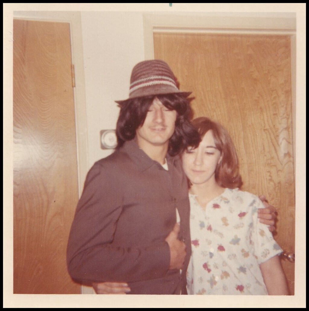 Old Color Photo YOUNG COUPLE MAN WOMAN POSING LONG HAIR AND HAT
