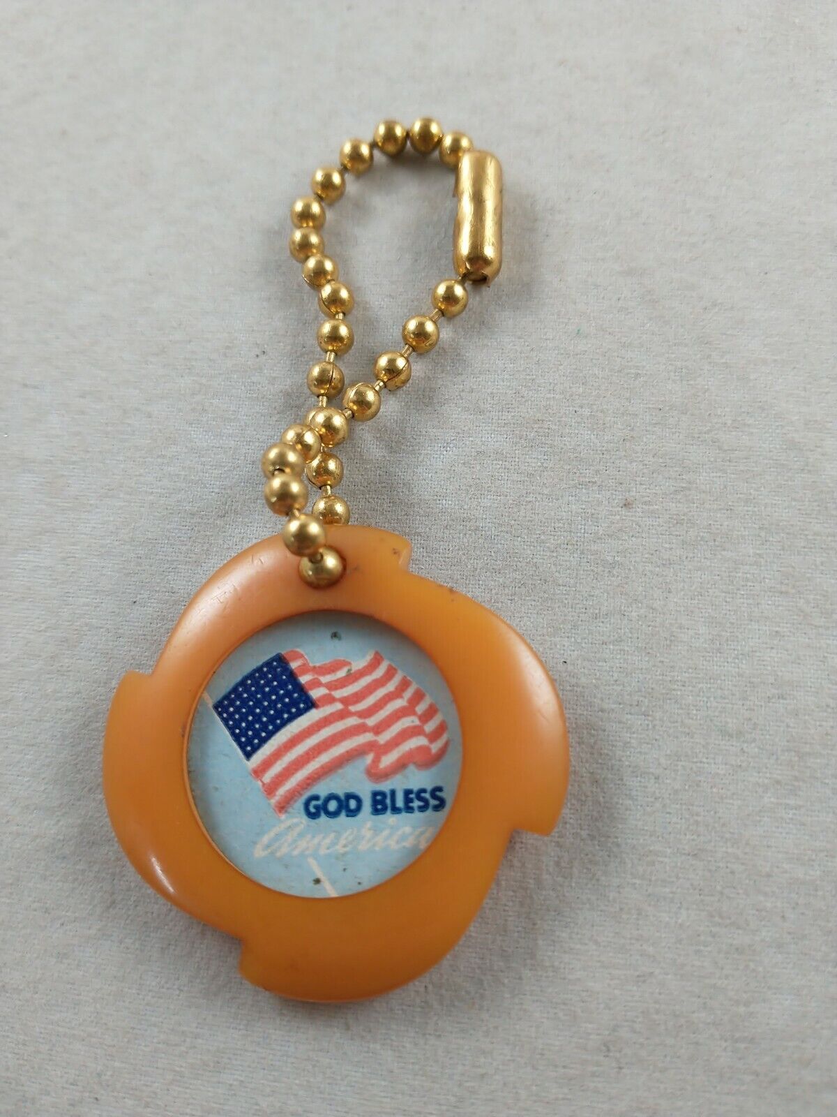 Vtg Patriotic WWII Bakelite GOD BLESS AMERICA FLAG Keychain Key Ring *D-0