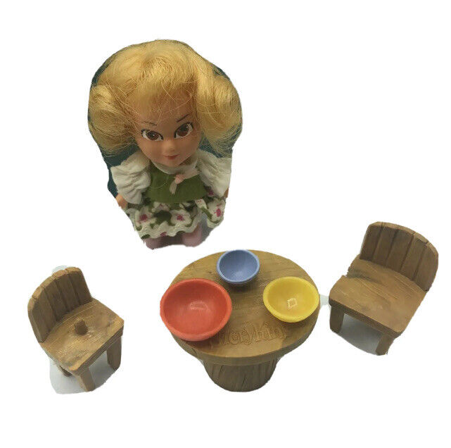 1967 Hasbro Storykins Goldilocks Table/Chairs/Bowls Doll
