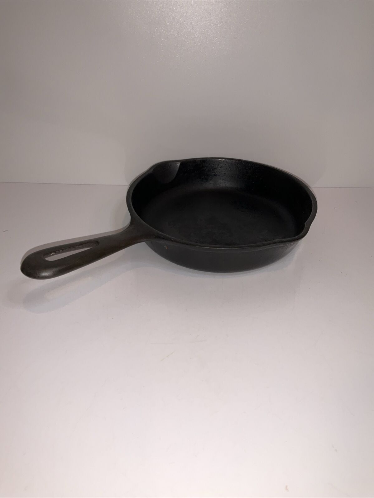 Wagner Ware Cast Iron 6 1/2 Inch Skillet #3 Unmarked Vintage Double Spout