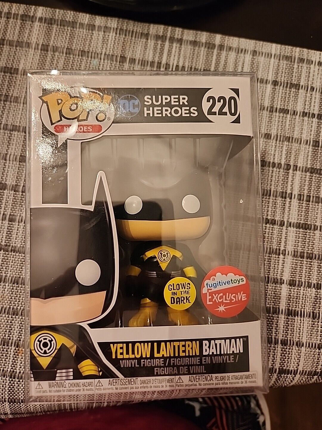 Funko Pop Yellow Lantern Batman  (Glows in the Dark) fugitive toys exclusive