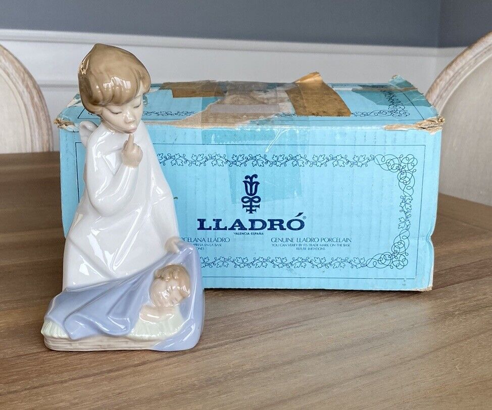 Lladro - Angel w/ Baby - Religious and Nativity - #4635 Box -  Great
