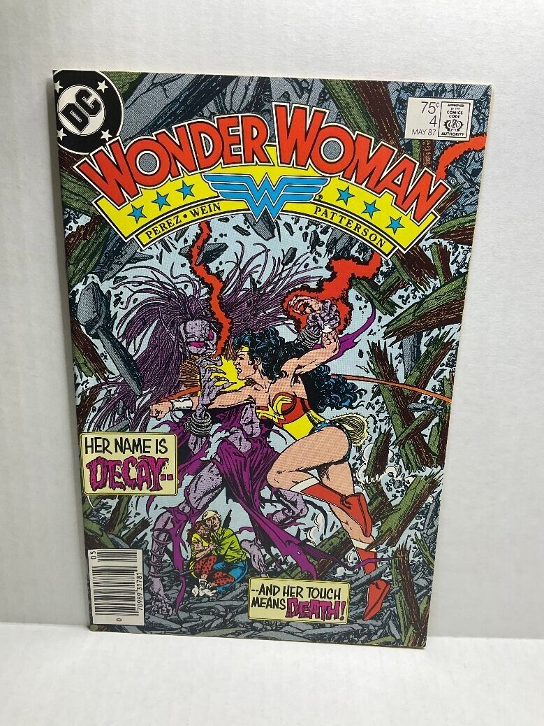 Wonder Woman Comic Book (Issue #4) A Long Day\'s Journey Into Fright (Copper Age)