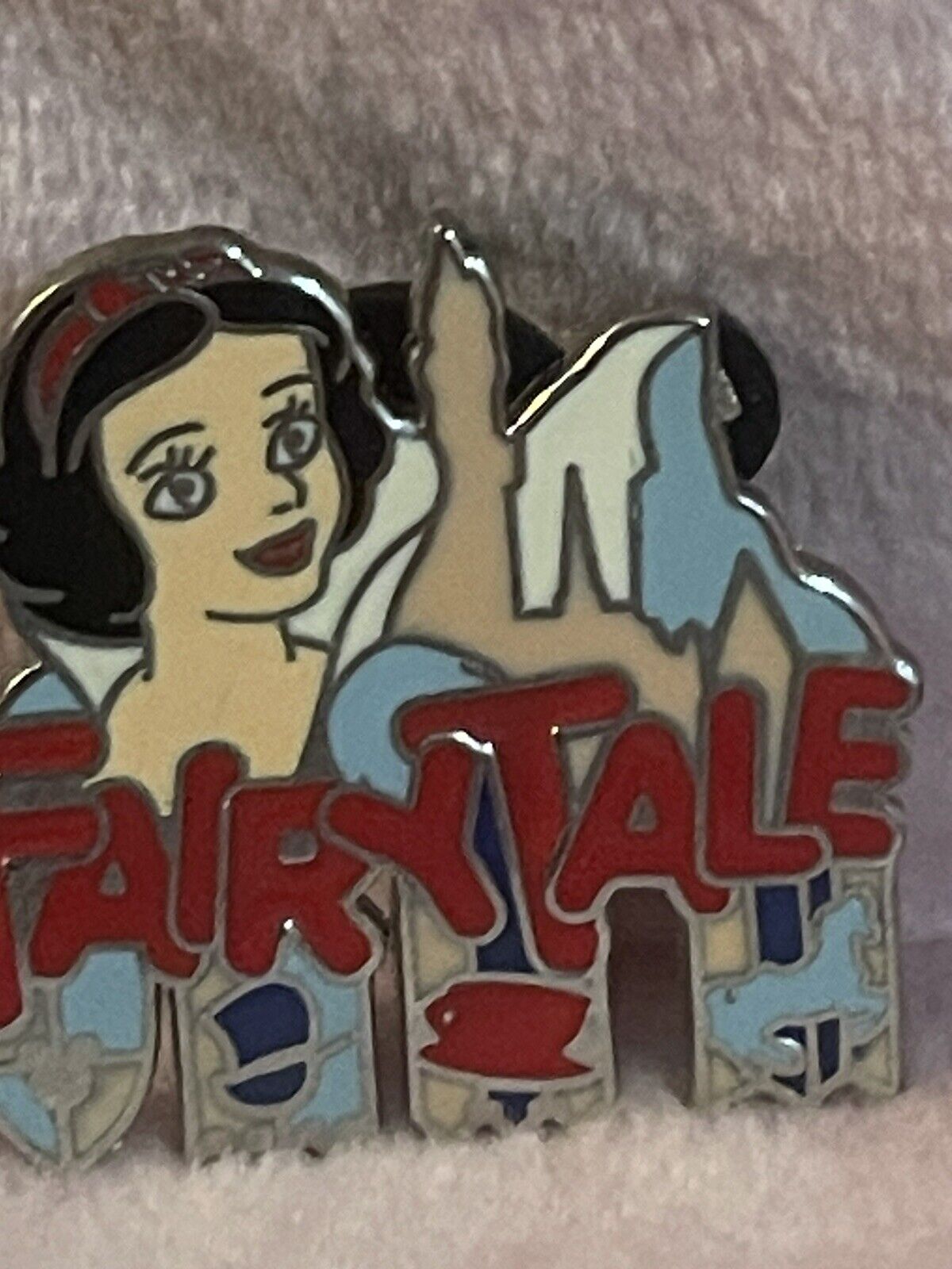 Disney Snow White Fairy Tale Pin