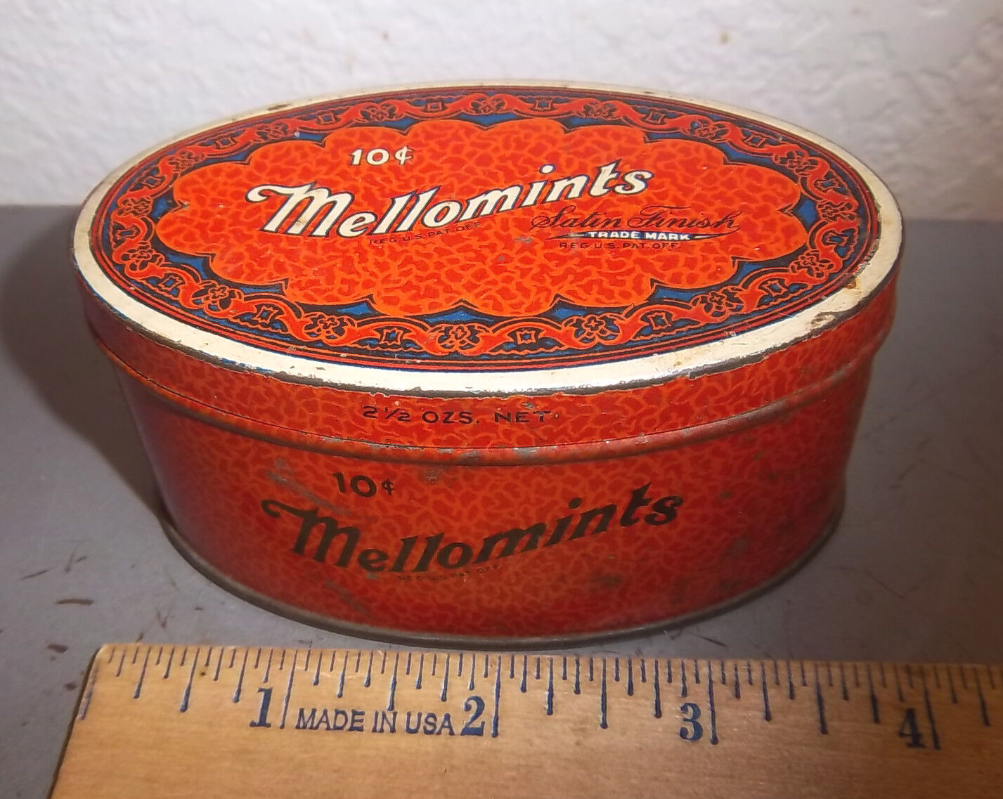 Vintage Mellomints tin, great colors & graphics, Brandle & Smith co. Philly PA