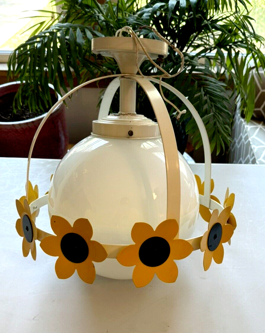 Vintage Metal FLOWER POWER Sunflower CEILING LIGHT FIXTURE - EXCELLENT condition