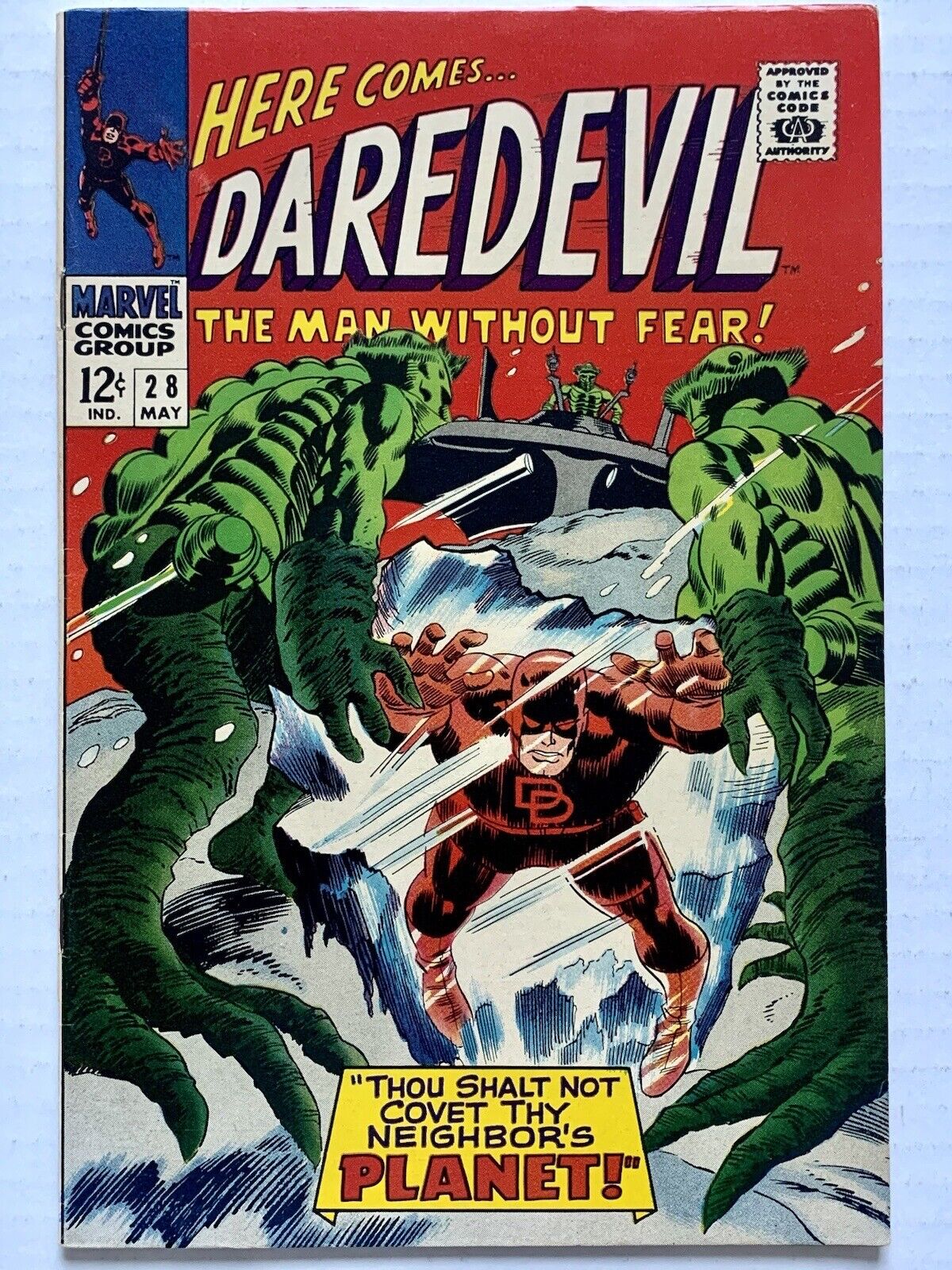Daredevil #28 (1964) vs Aliens, 1st Queega - Gene Colon Art (VF+/7.5) -VINTAGE