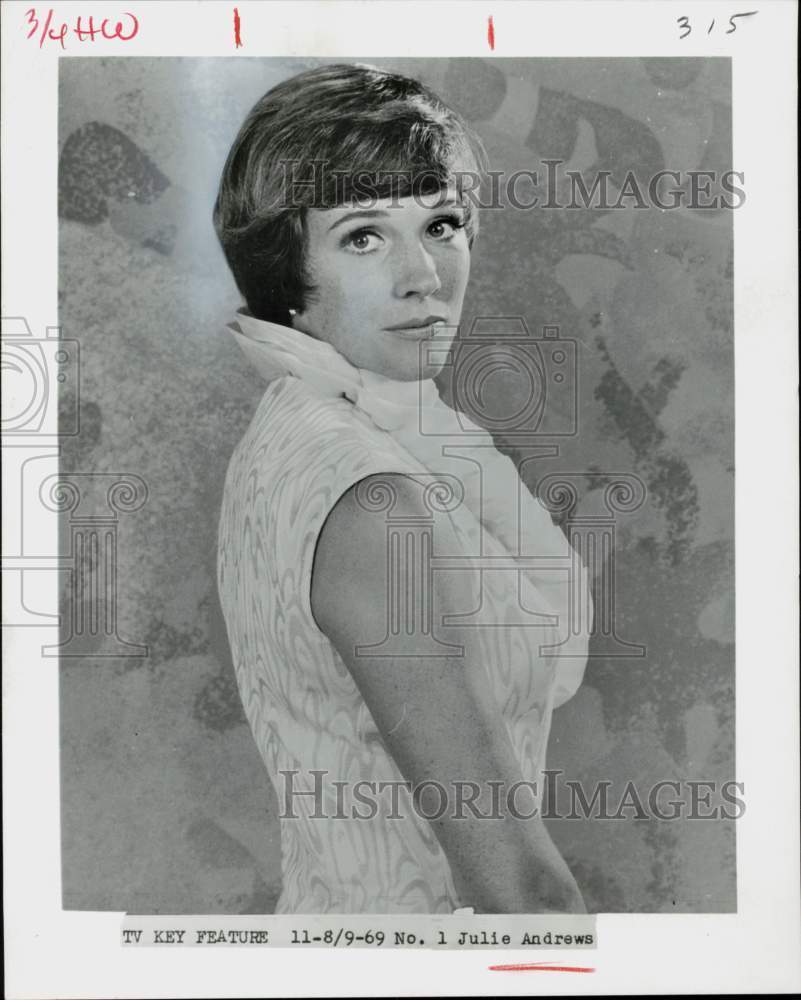 1969 Press Photo Singer and actress Julie Andrews - kfx54710