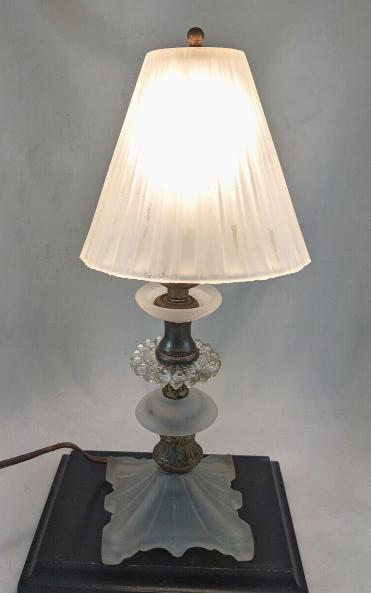 Antique 1920-30s DEPRESSION Frosted Glass Boudoir Lamp/Glass Shade