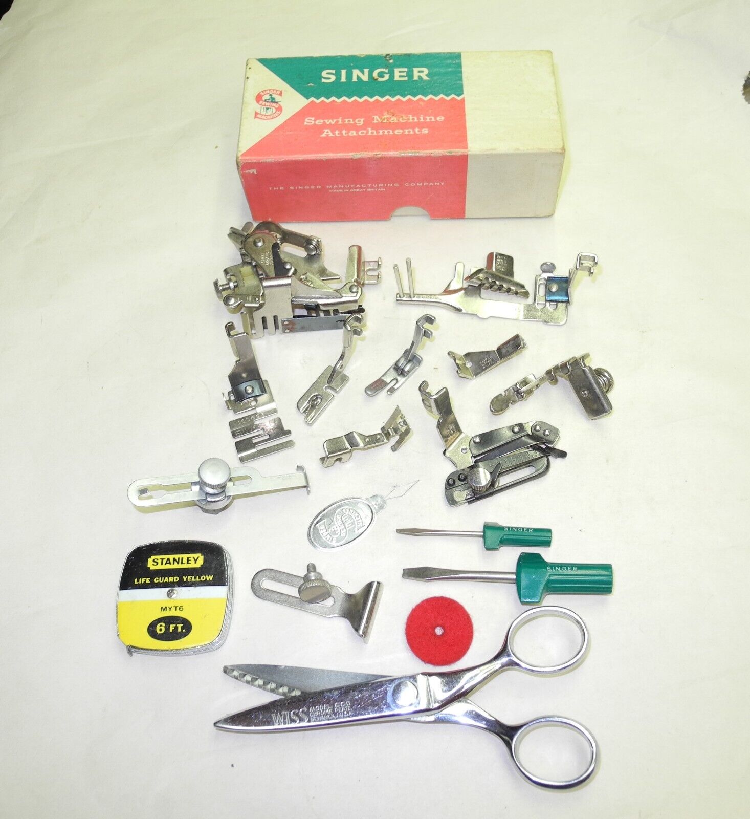 VINTAGE SINGER SLANT HEAD SEWING MACHINE ACCESSORY KIT,  NICE CONDITION, CLEAN