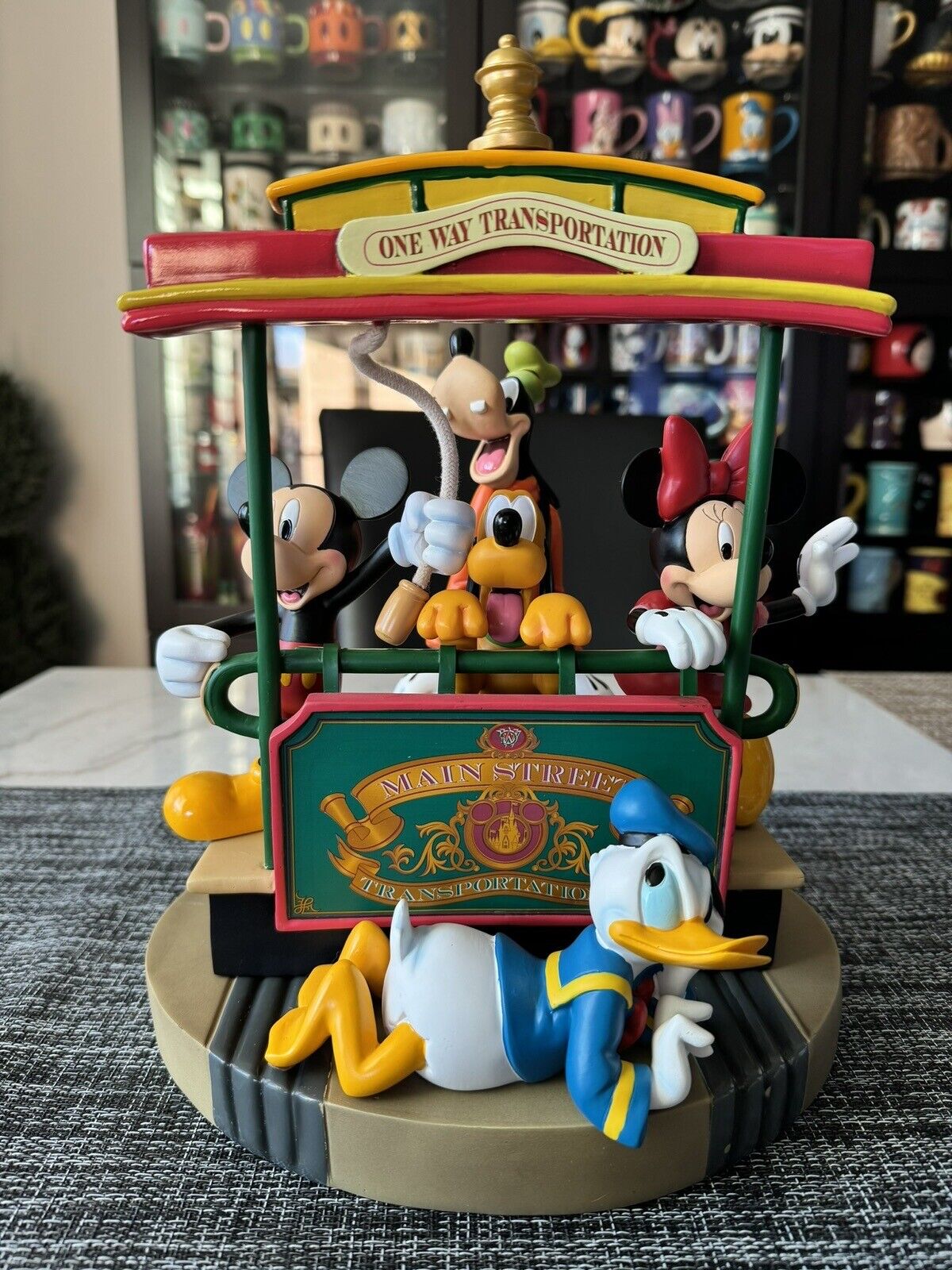 Disney Theme Mickey And Friends On Trolley Med Figurine WDCC New Rare