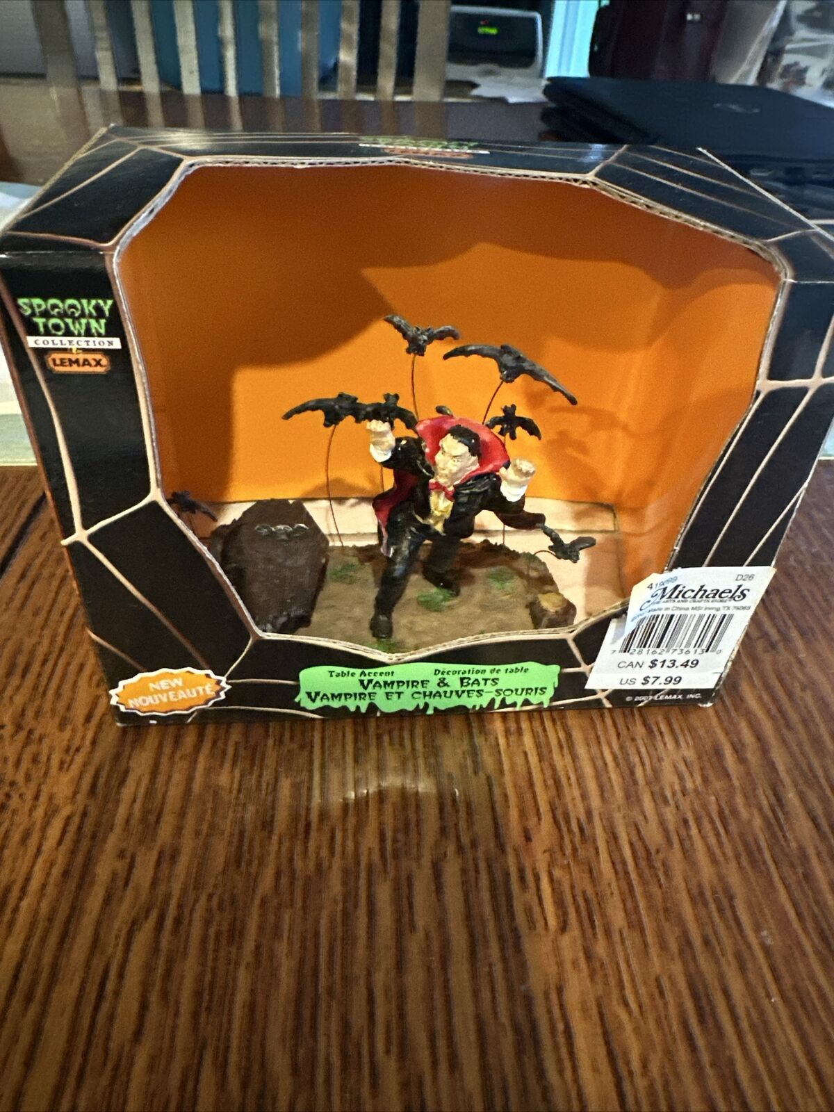 2007 Lemax Spooky Town Vampire and Bats # 73613