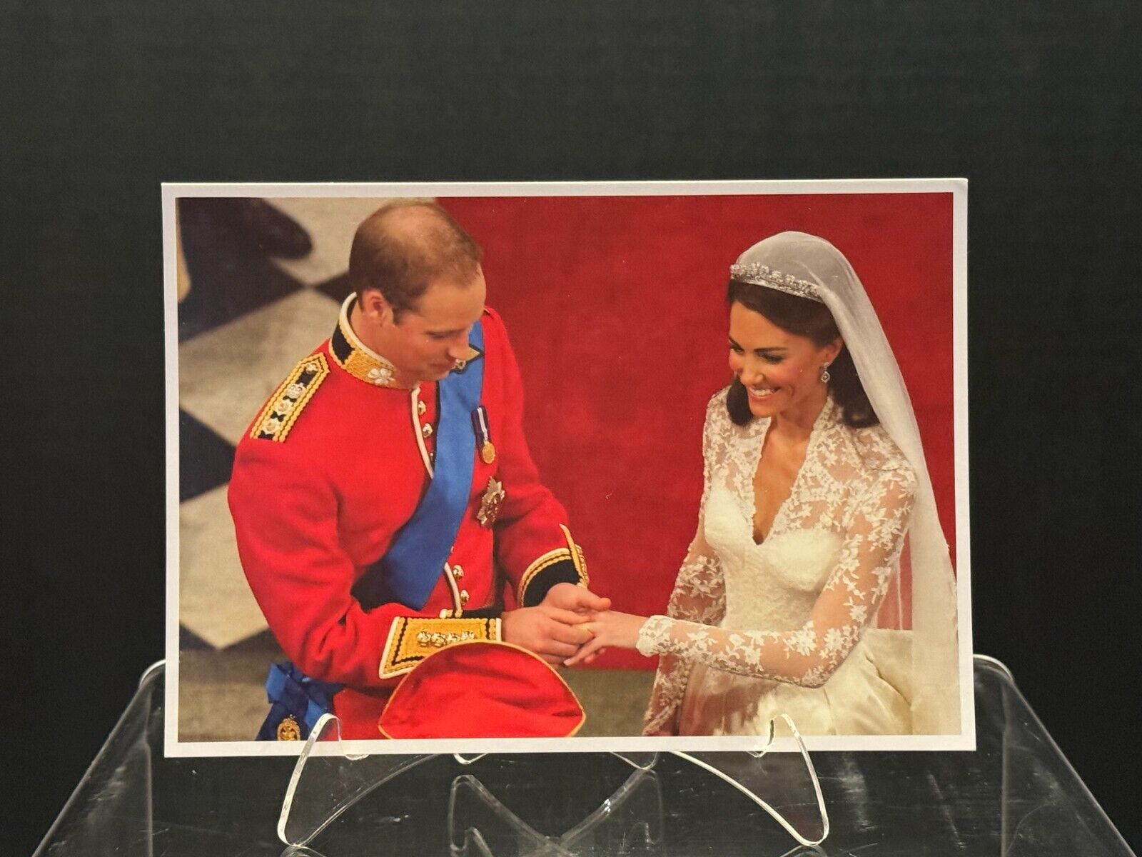 HRH Prince William & Catherine Middleton Wedding 2011 Color Postcard-EC
