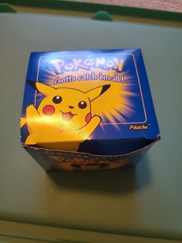 Pokémon 23k Gold-Plated Trading Card # 25 Pikachu Sealed