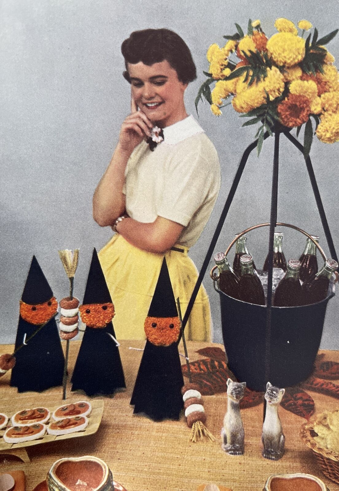 Vintage 1954 Halloween COKE Bottle Witch Decorations Retro Coca Cola Pause Mag