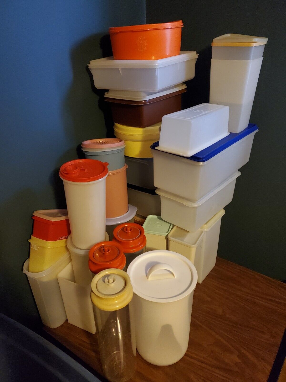 HUGE Tupperware Lot of 29 Large Canisters complete with seals / lids / inserts