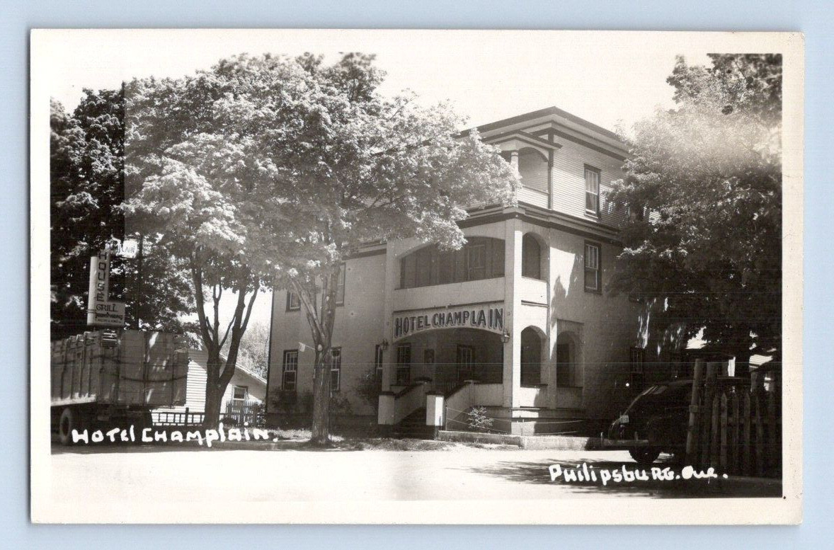RPPC 1940\'S. HOTEL CHAMPLAIN. PHILIPSBURG, QUEBEC CANADA. POSTCARD JJ15