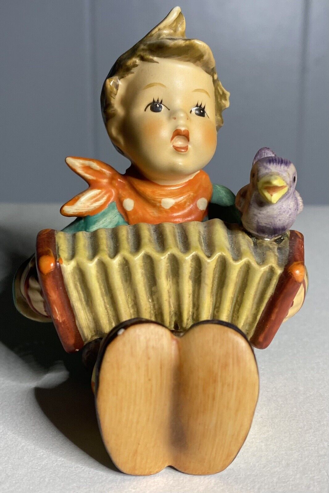 Hummel Figurine LET\'S SING Boy Singing w/ Bird +Accordion 110/0 TMK 6