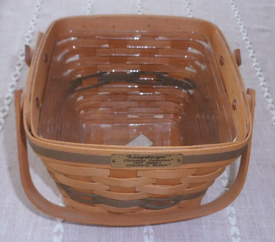 Longaberger 1995 Christmas Collection Cranberry Basket Dual Handles plastic
